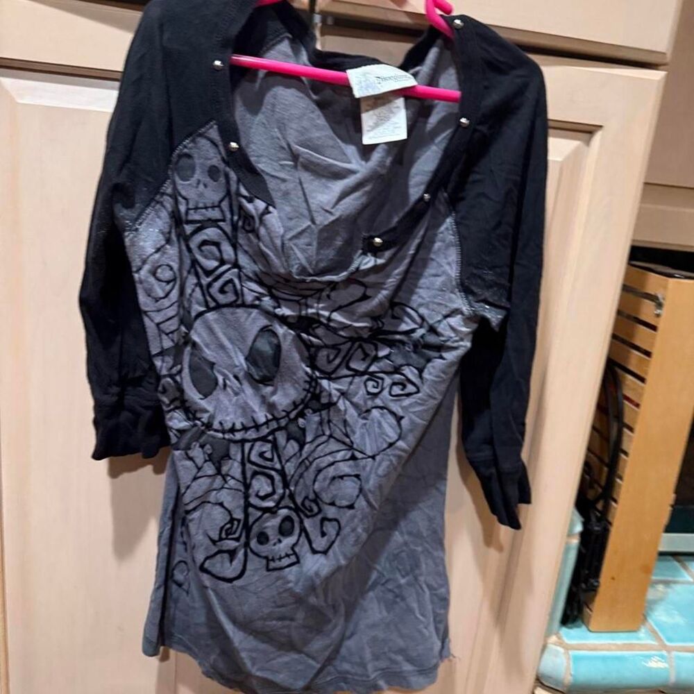 Disney Women's Black and Grey T-shirt